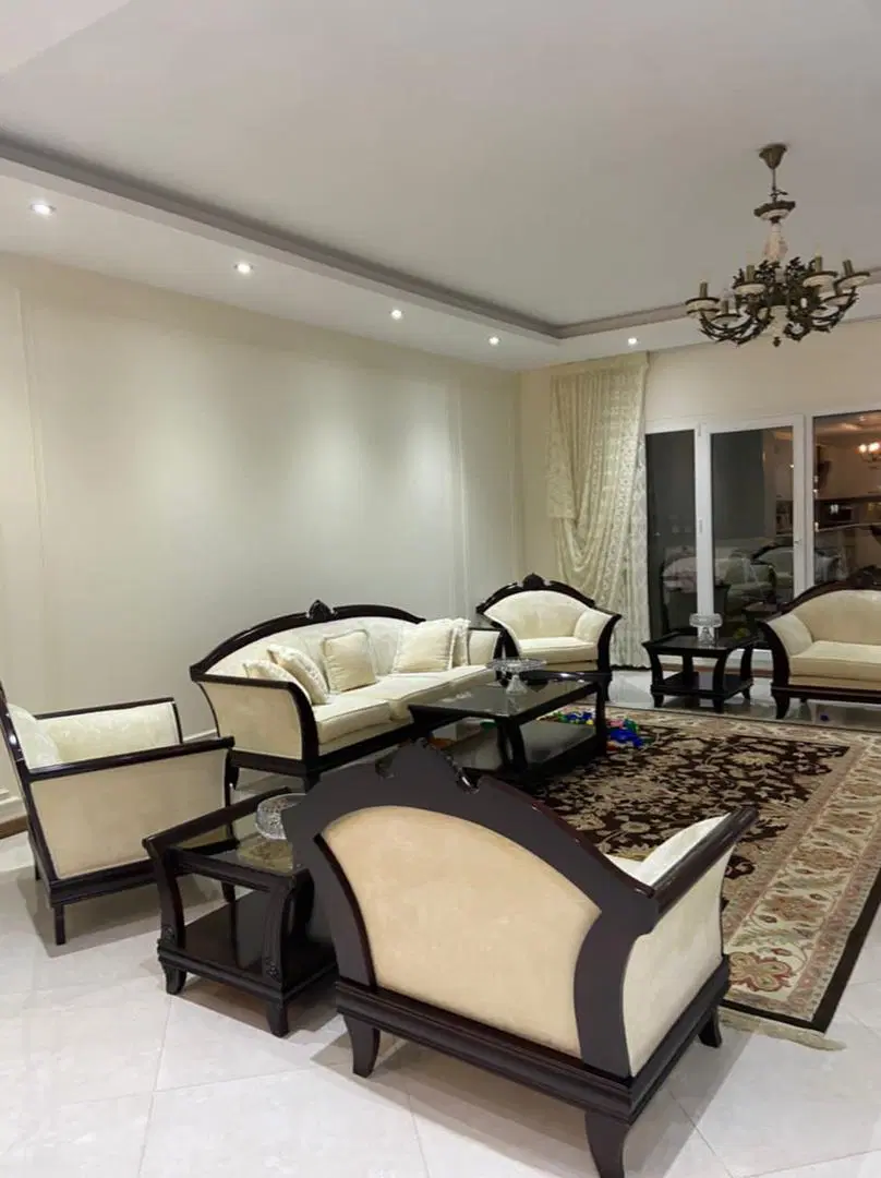 گلشهر ۲۰۰متری چهارخواب فول امکانات نورگیر