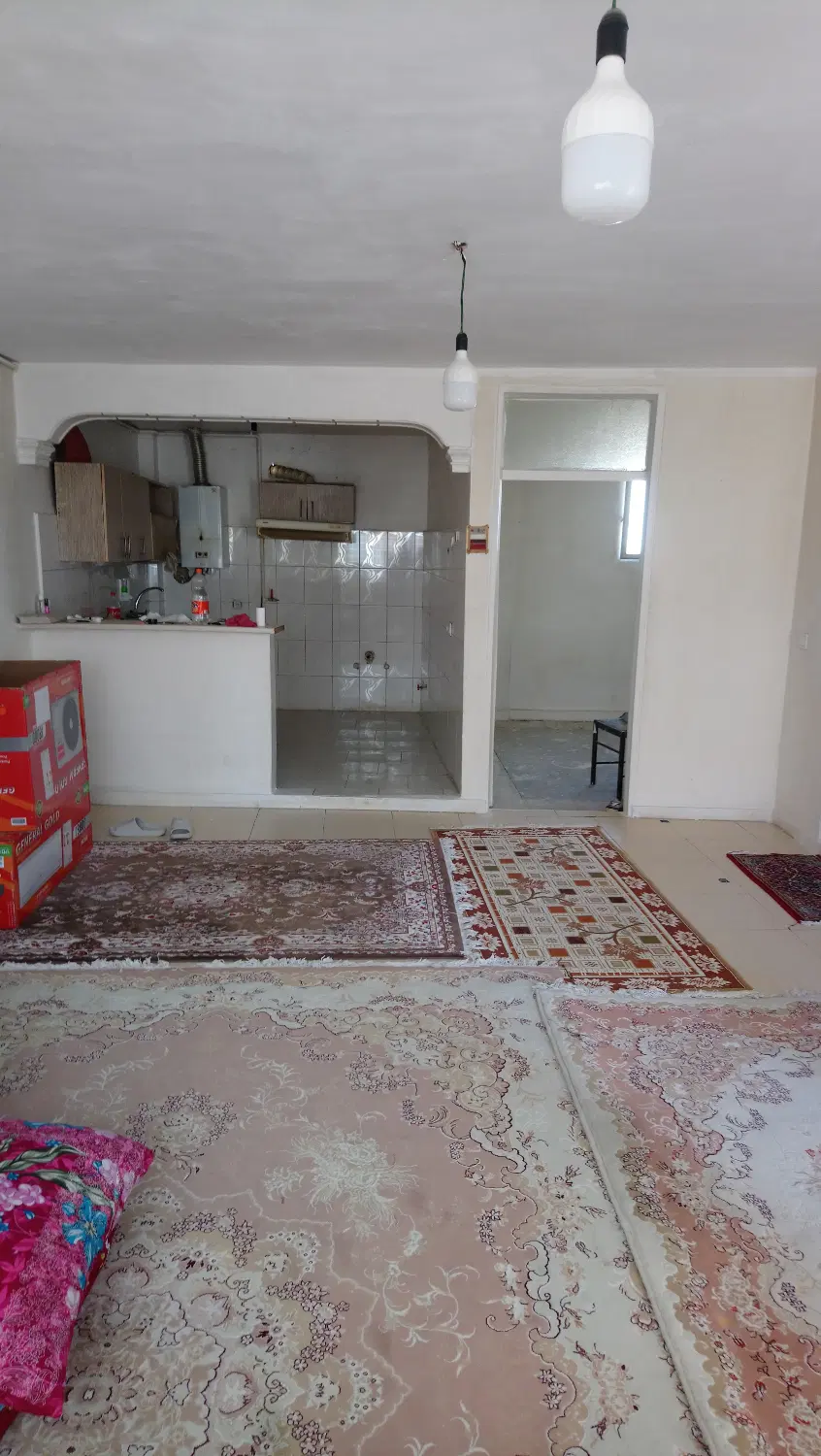 طبقه پنجم ۶۵ متر بدون آسانسور تک واحدی تخلیه