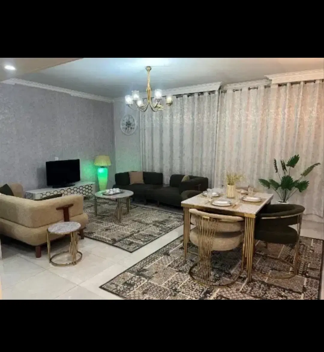 اپارتمان. برای هم خانه. یا هم اتاقی.