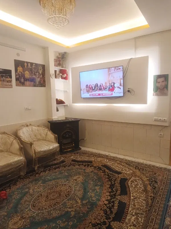 منزل دوطبقه در طالقانی 12سمت راست درب دوم