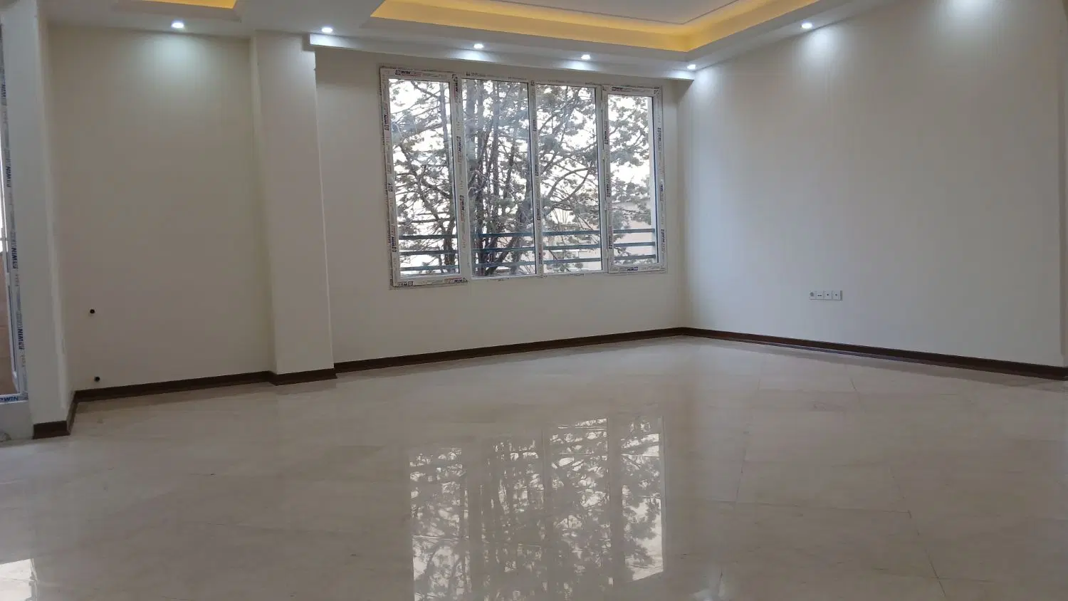 ۱۲۷متر ۳ خواب اختیاریه