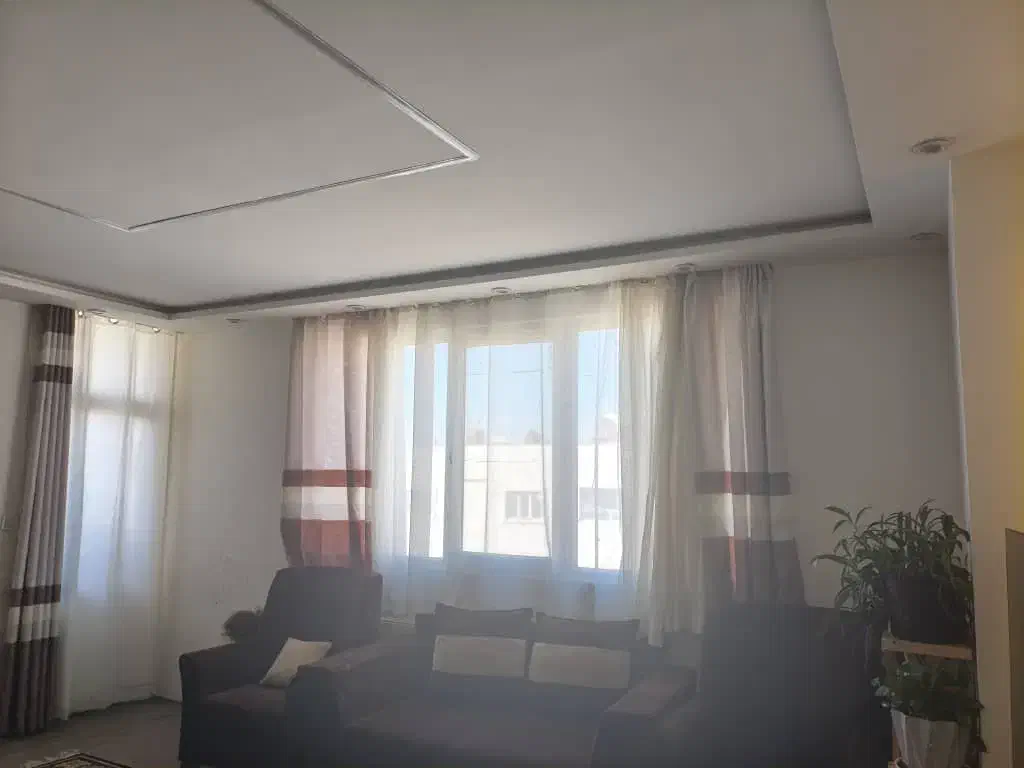فروش منزل 200 متری درب حیاط(سند ملکی)