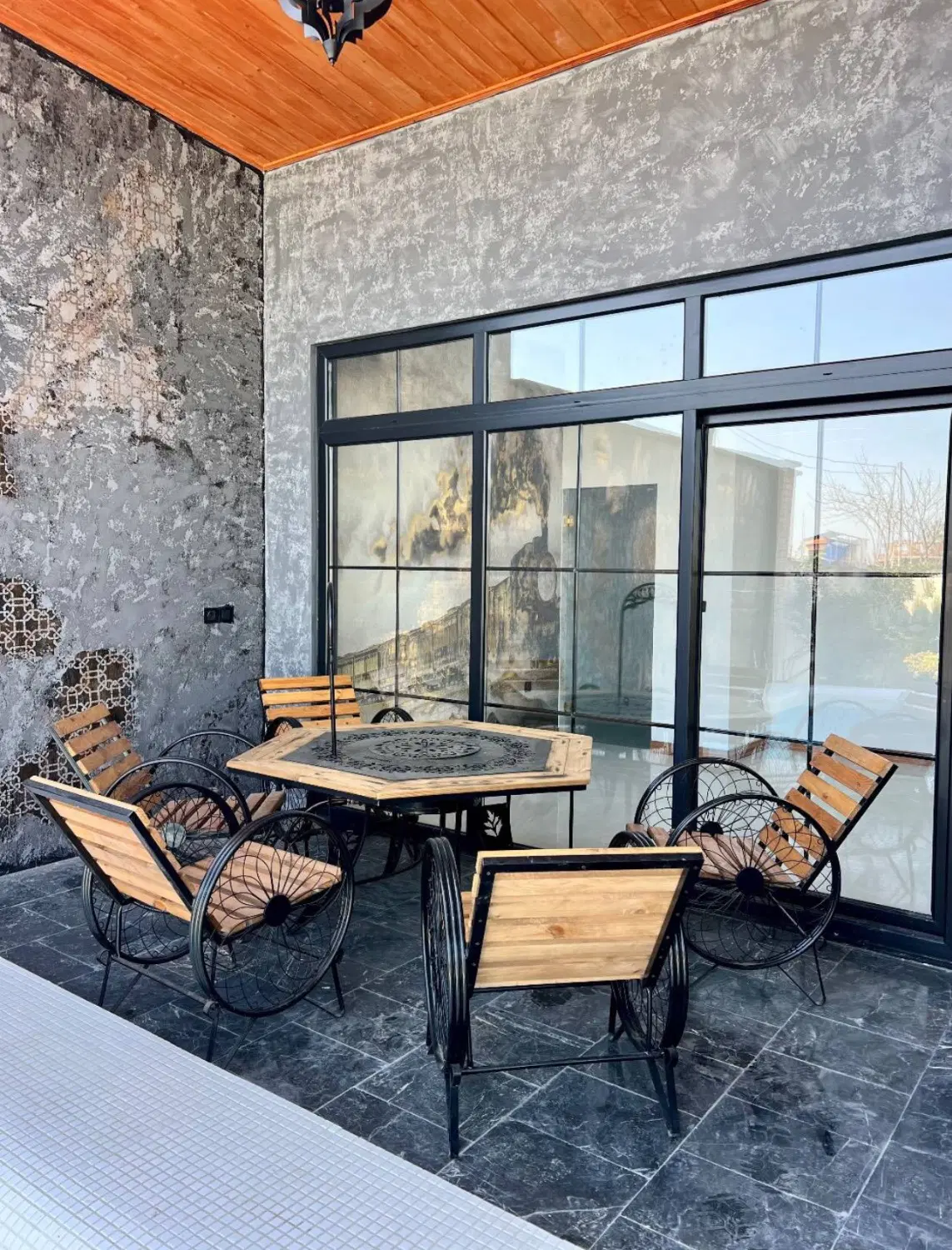 تاپ لوکیشن_250متری_استخر دار_محصور شده