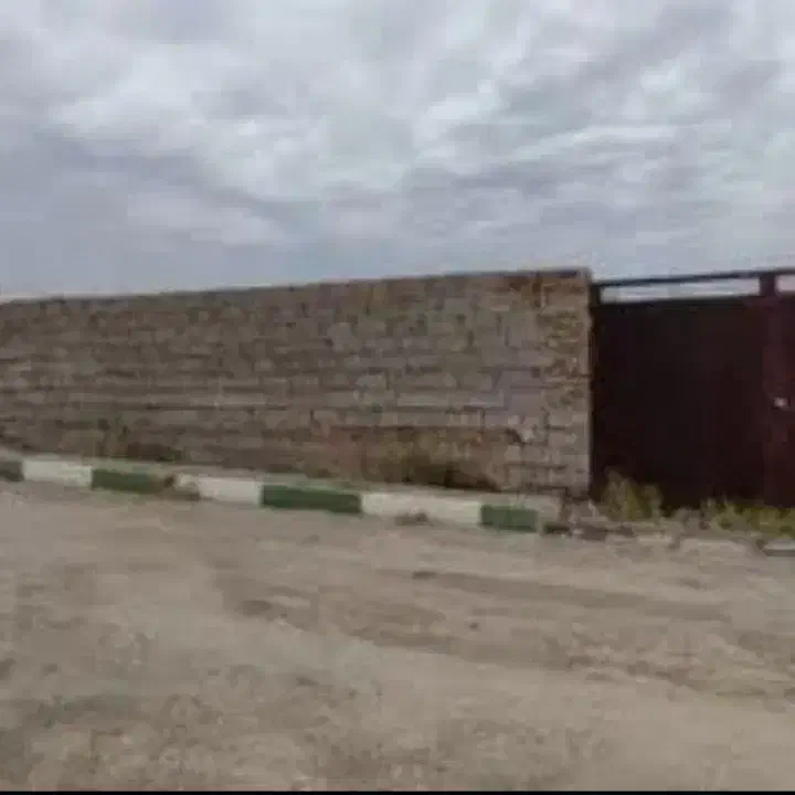 فروش ۹۰ مترزمین مسکونی  تجاری بر اصلی دربالا