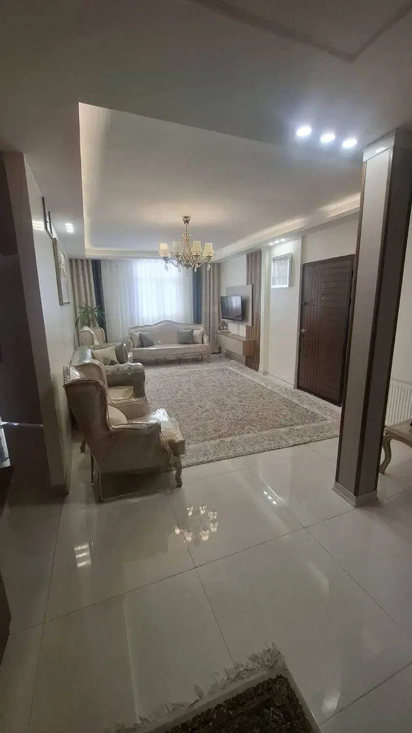 ملک فروشی