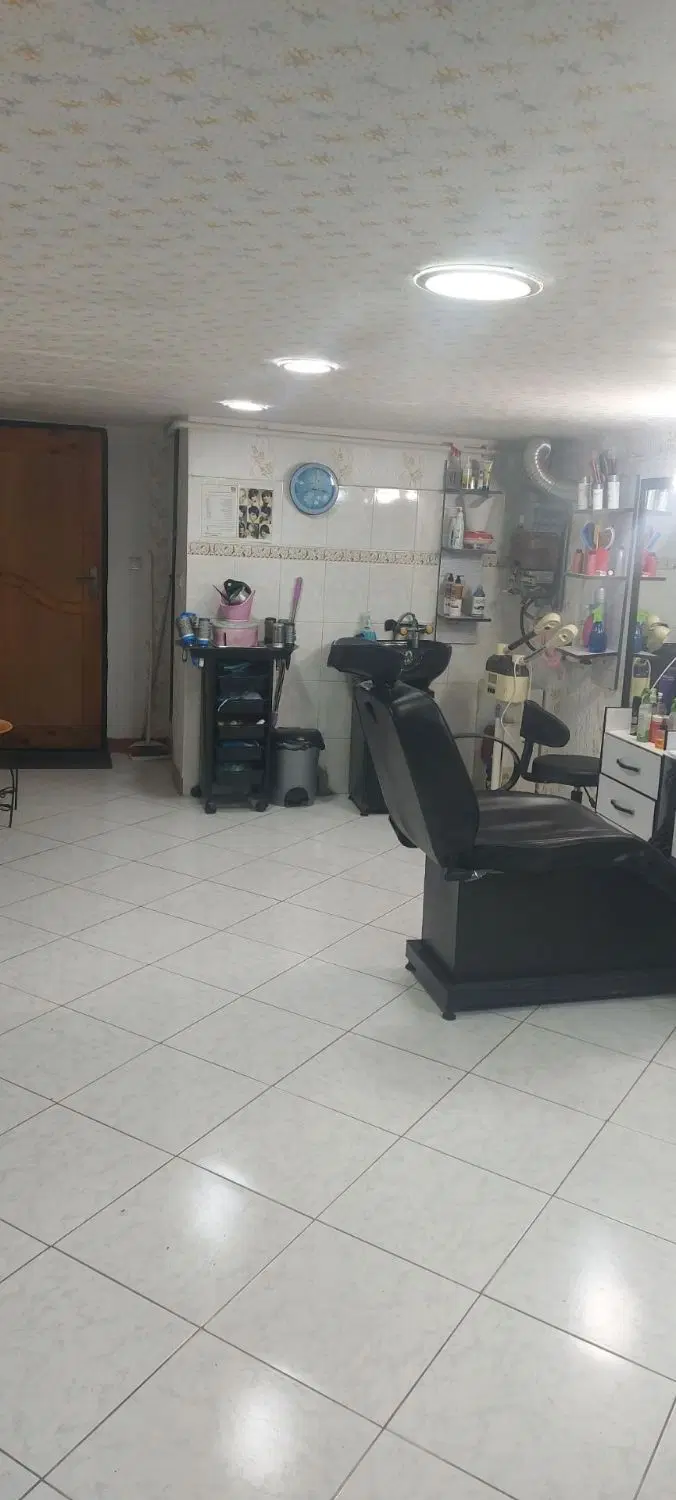 اجاره مغازه ۴۱ متری بر اصلی خ شهدا