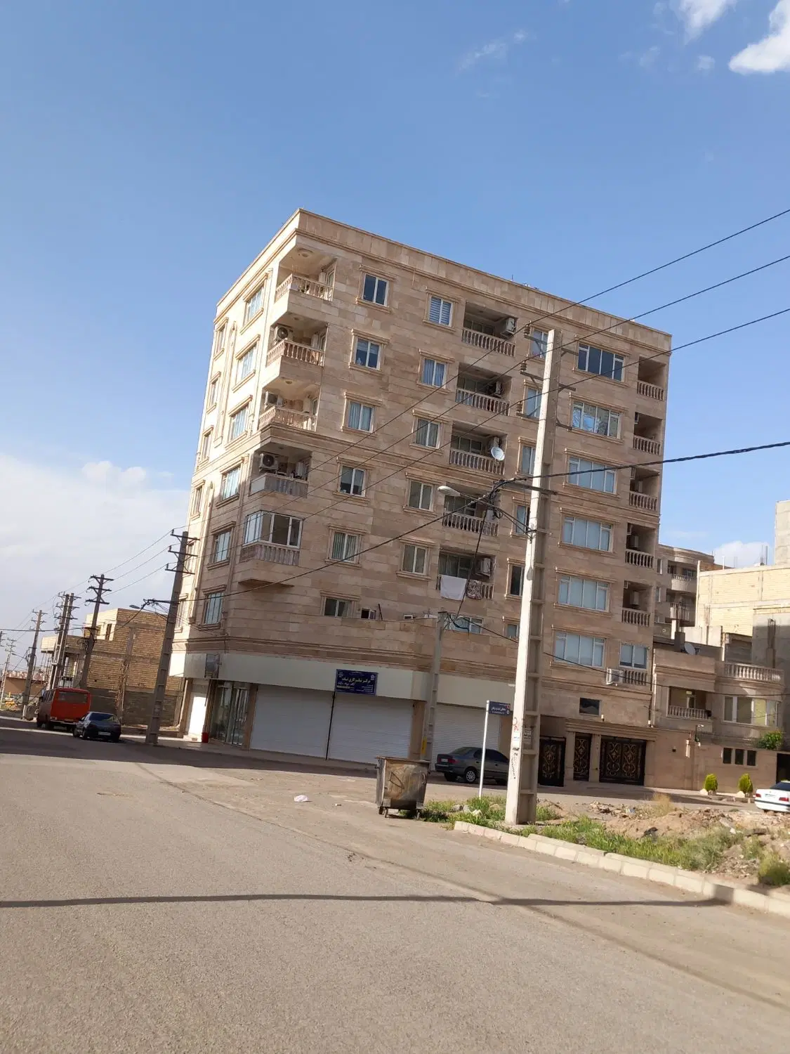 فروش واحد در ۱۱۰ هکتاری دونبش  نبش خیابان اصلی