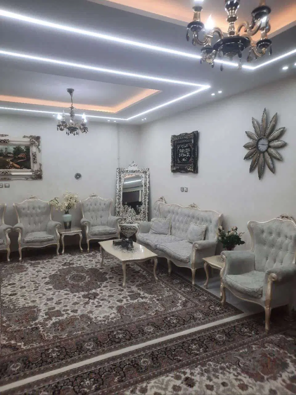 فروش یک طبقه از منزل دو طبقه