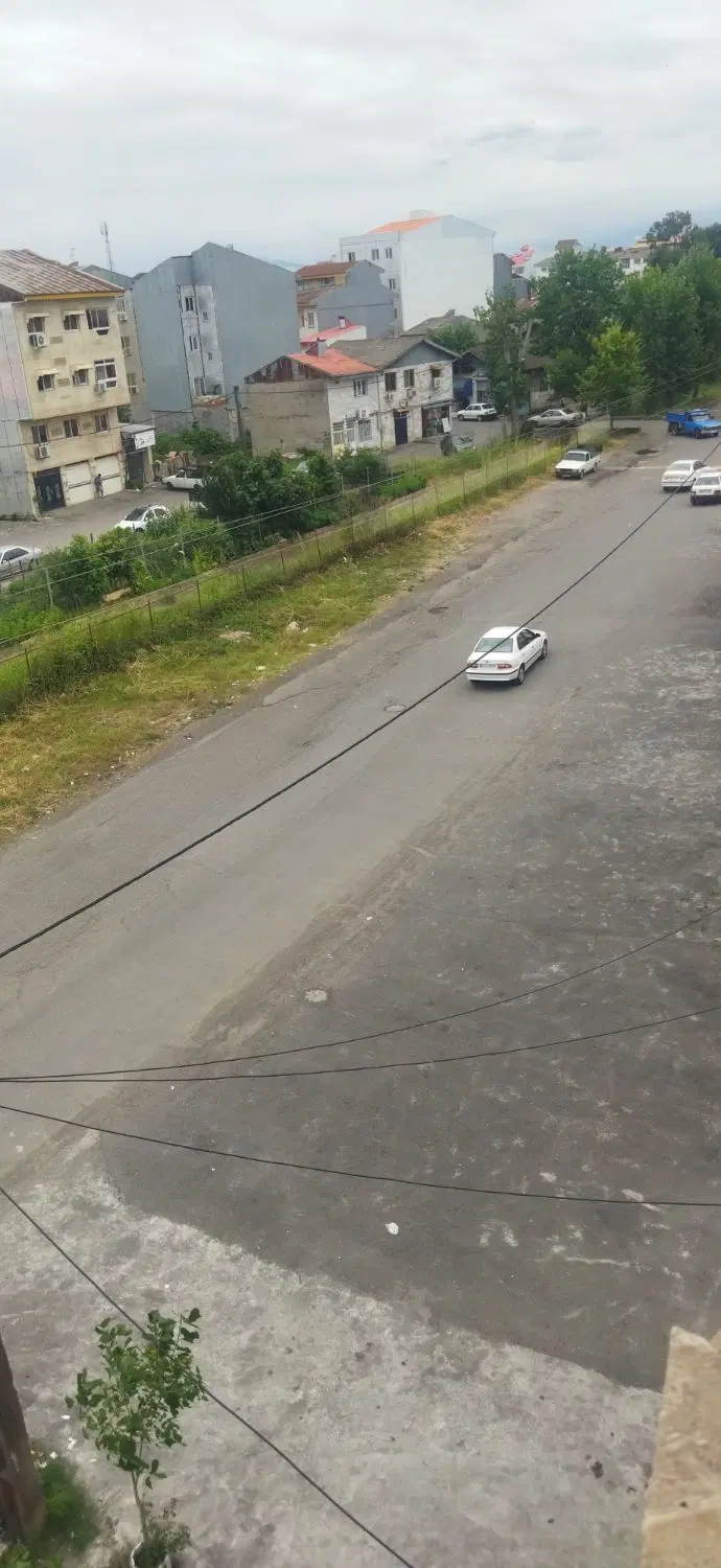 مغازه بر خیابان خرسندی