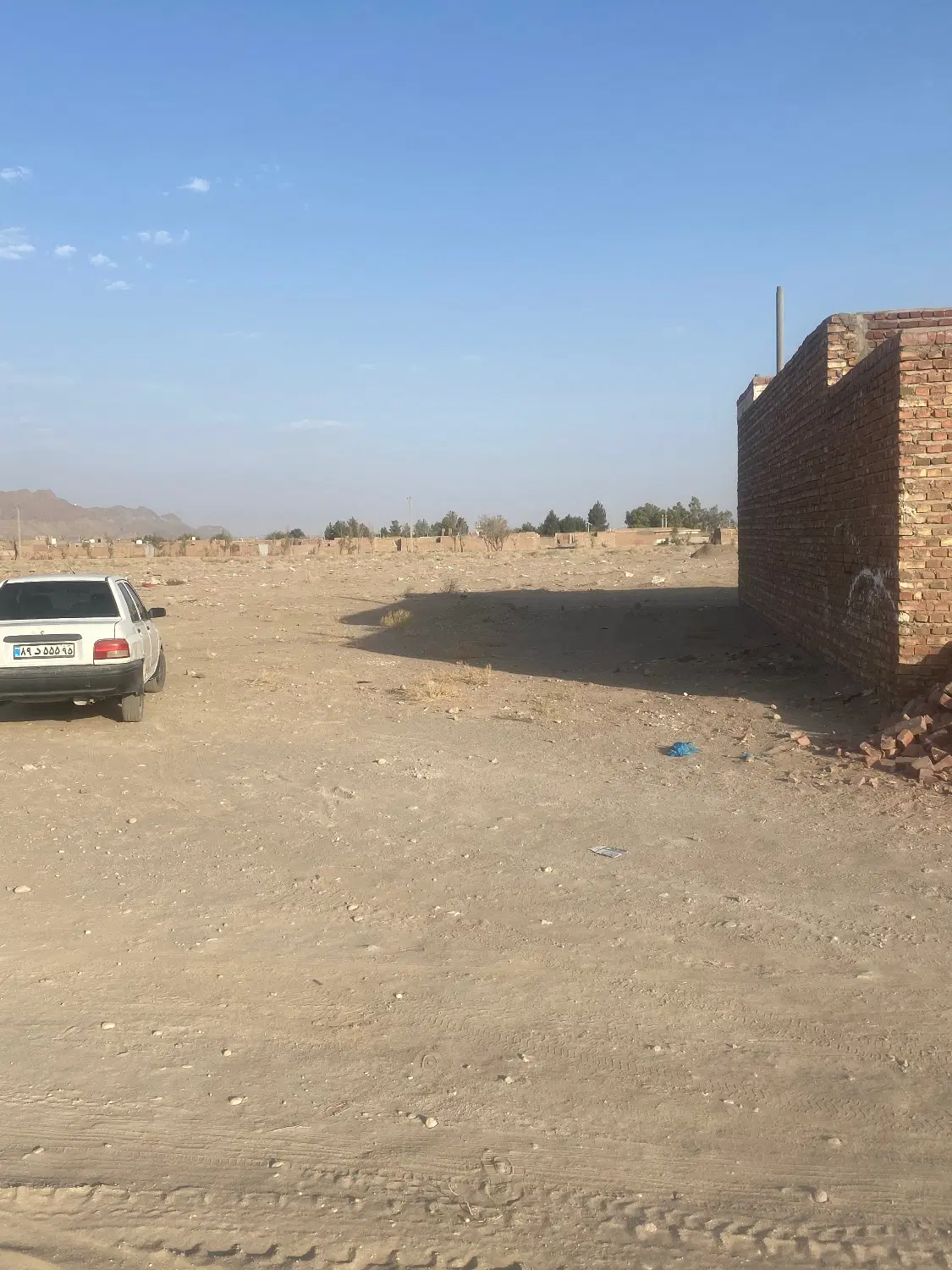 زمین فروشی