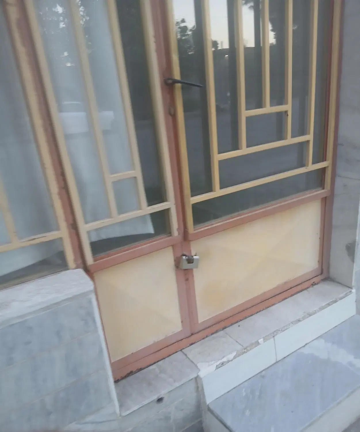 اجاره مغازه حدود ۲۰مترباقیمت مناسب رهن واجاره