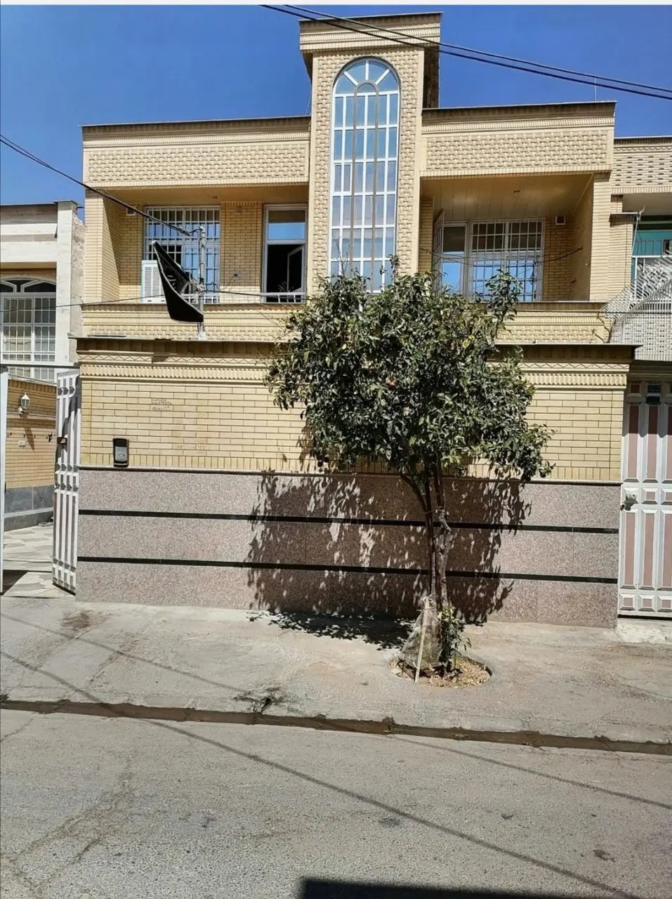 طبقه اول از منزلی دوطبقه مستقل