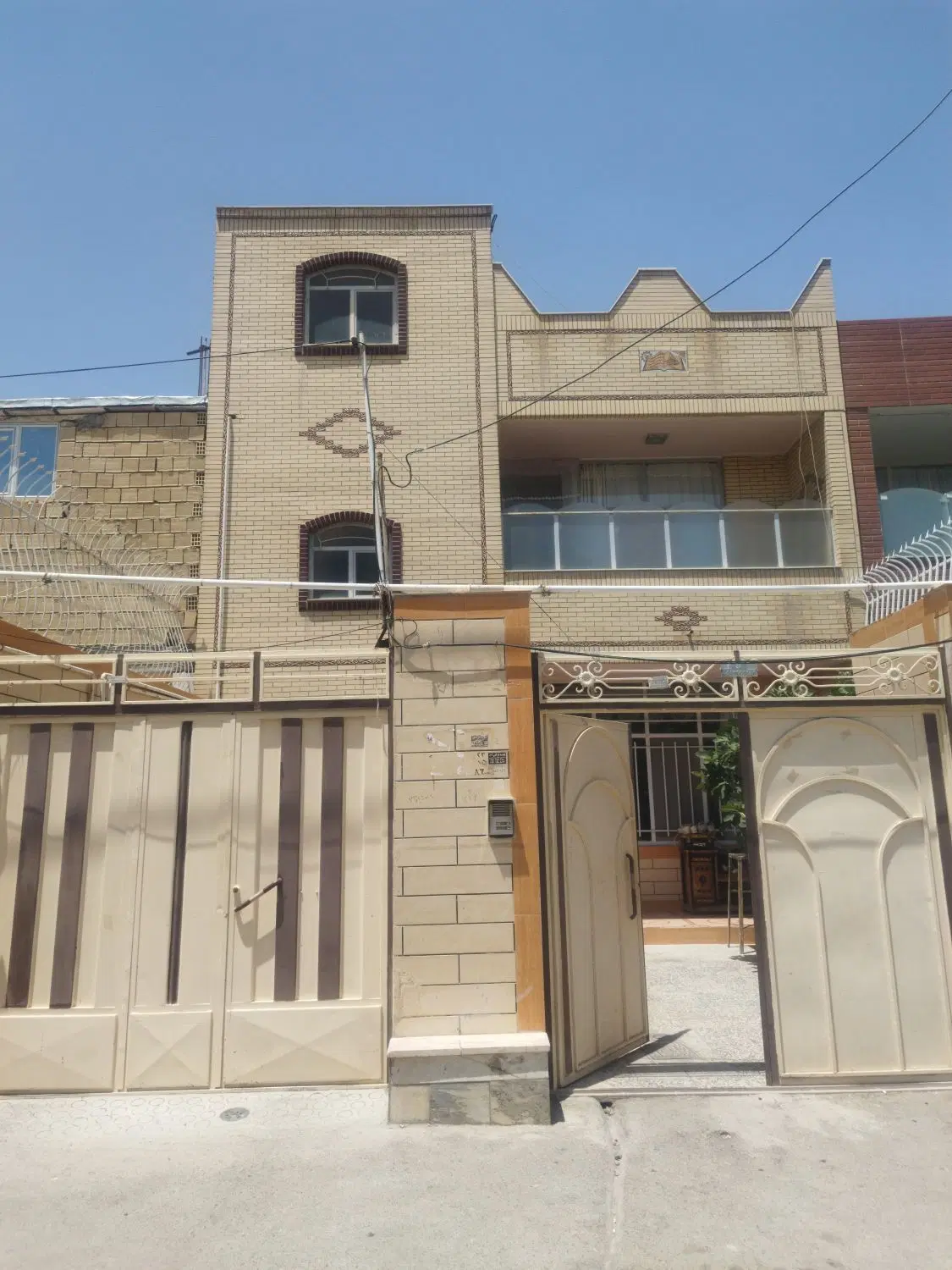 فروش منزل دو طبقه آفتاب رو (شمالی)