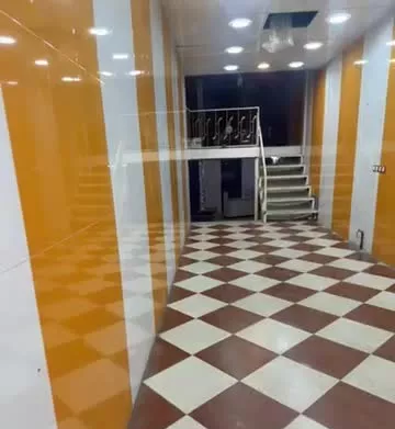 بازار خیابان چتر باز
