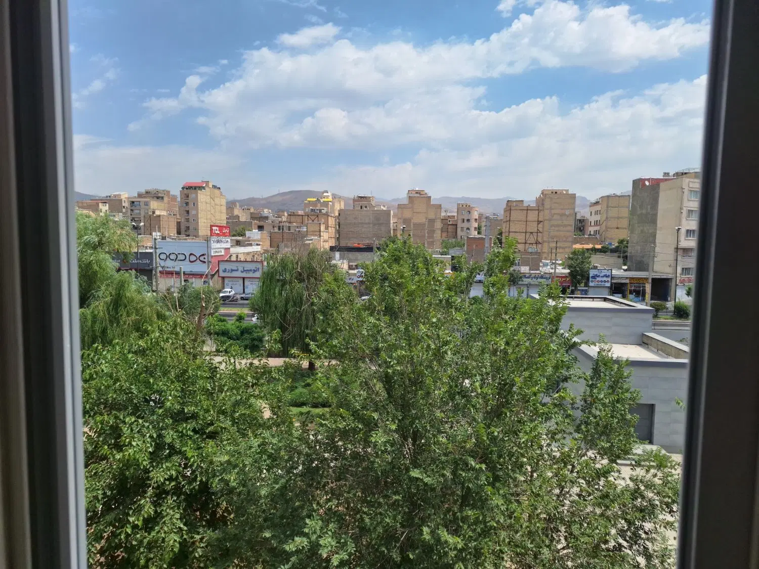 آپارتمان خوش‌نقشه با لوکیشن خوب و سند تک‌برگ