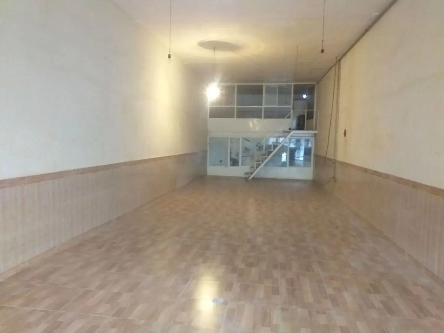 اجاره کارگاه در شهید مدنی خانم گلی