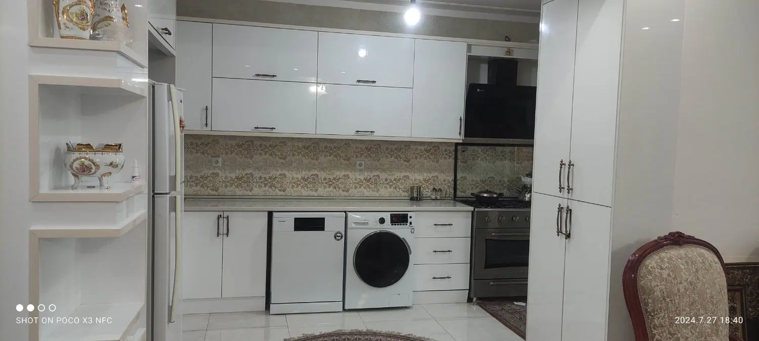 ویلایی تک واحدی دو طبقه رو پیلوت با آسانسور