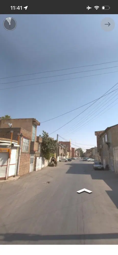 خانه  کلنگی۲۳۰ متری با سه باب مغازه