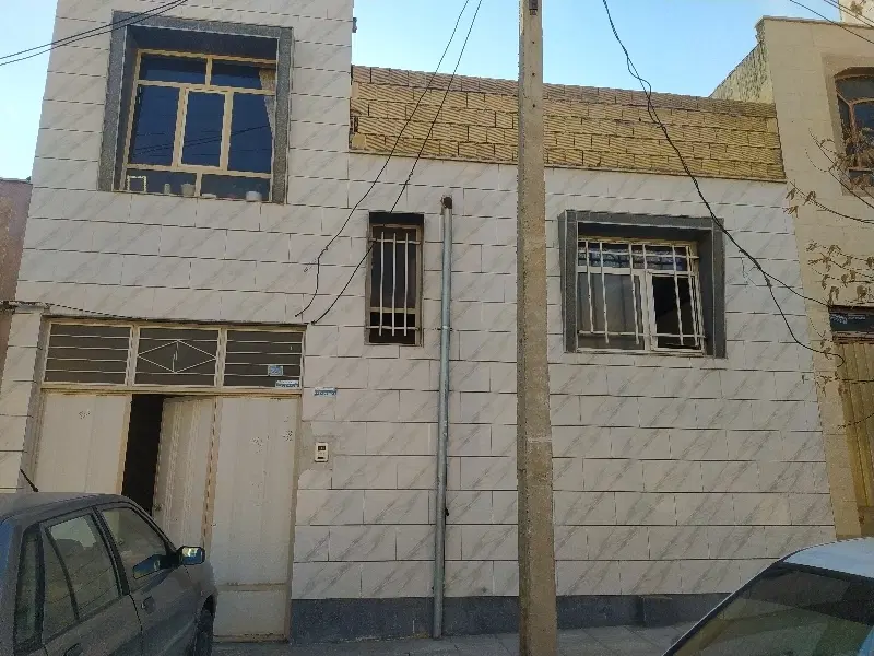 دو طبقه راه جدا دو طرف نور