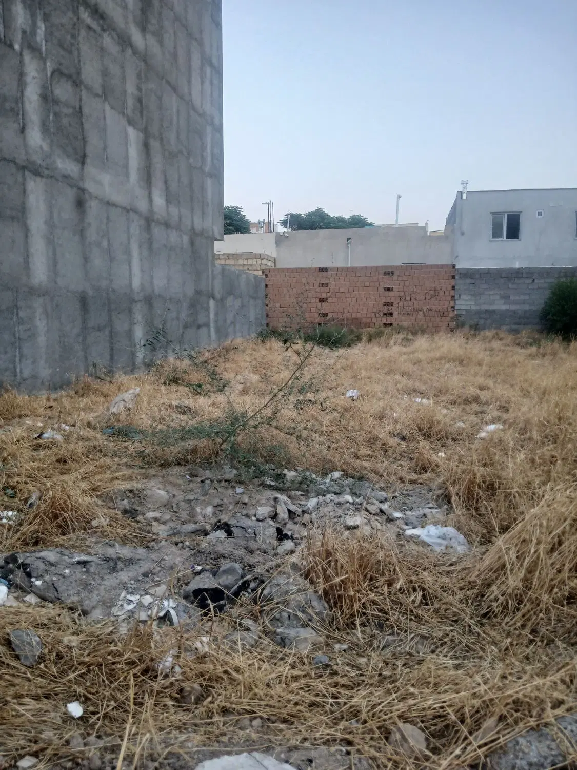 زمین فروشی