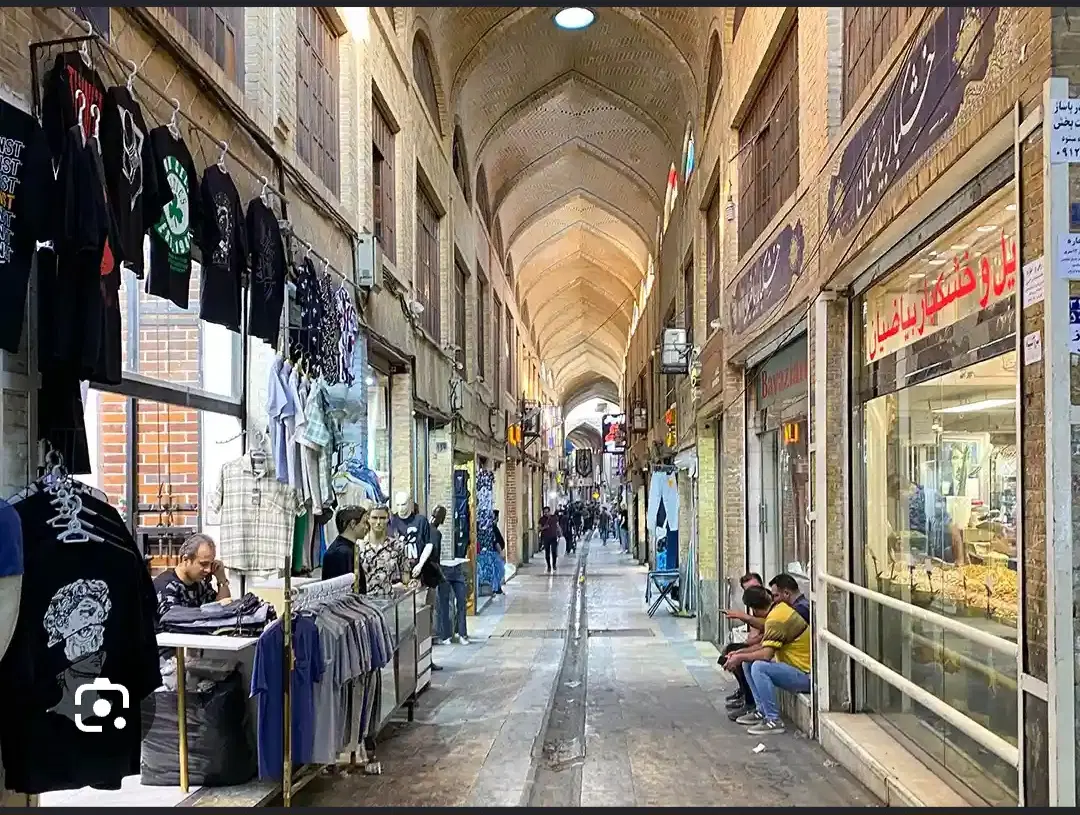 یک بابا مغازه تجاری
