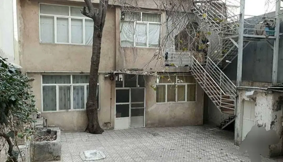خانهءقدیمی دربس بالایمغازه مناسب اتباع دارای۲سرویس