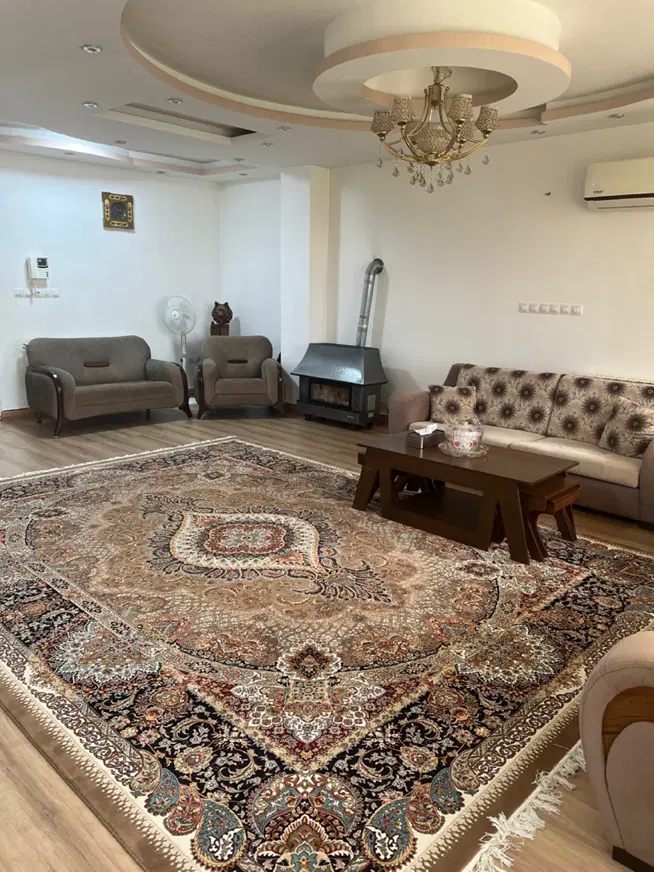 ویلادر سقاکسار  ۱۳۰۰ متر