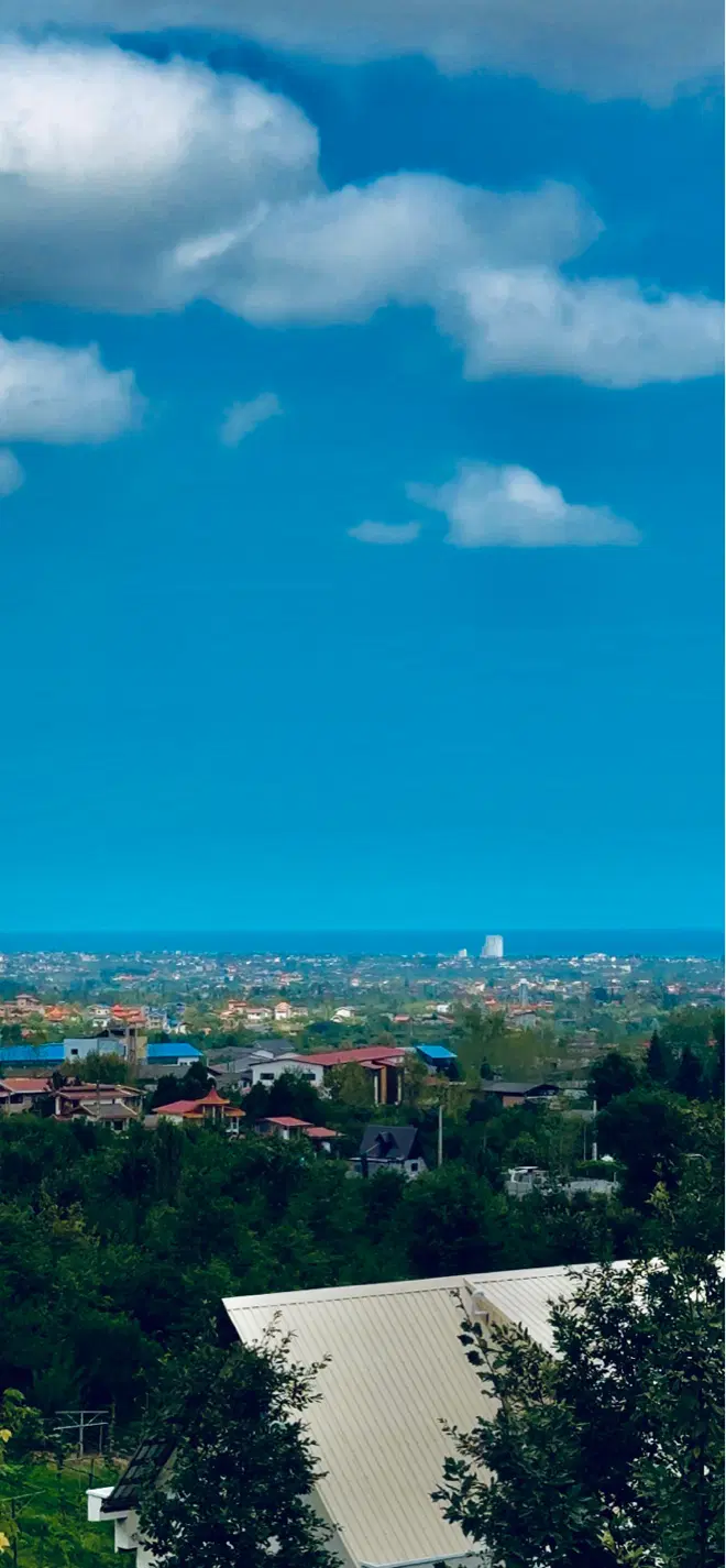 زمین با ویو دریا کنار شهرک