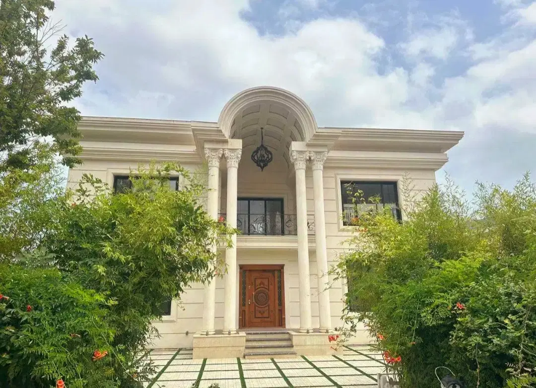 عمارت ۵۰۰ متری *قیمتکل ۱۸۵۰۰_در لوکیشن قوی
