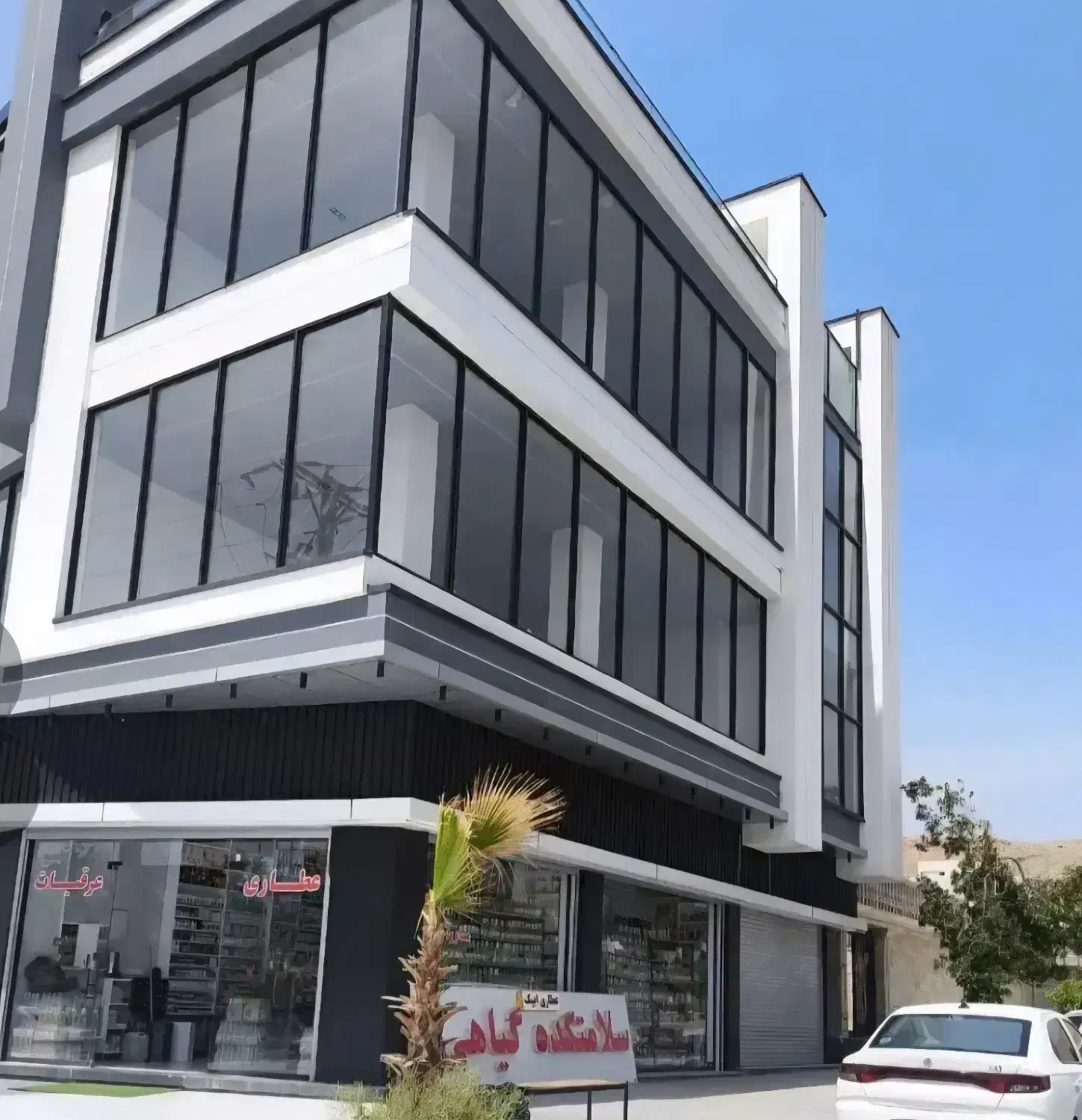 فروش۶۰مترتجاری نوساز،رهن واجاره،بلواراصلی کارکنان