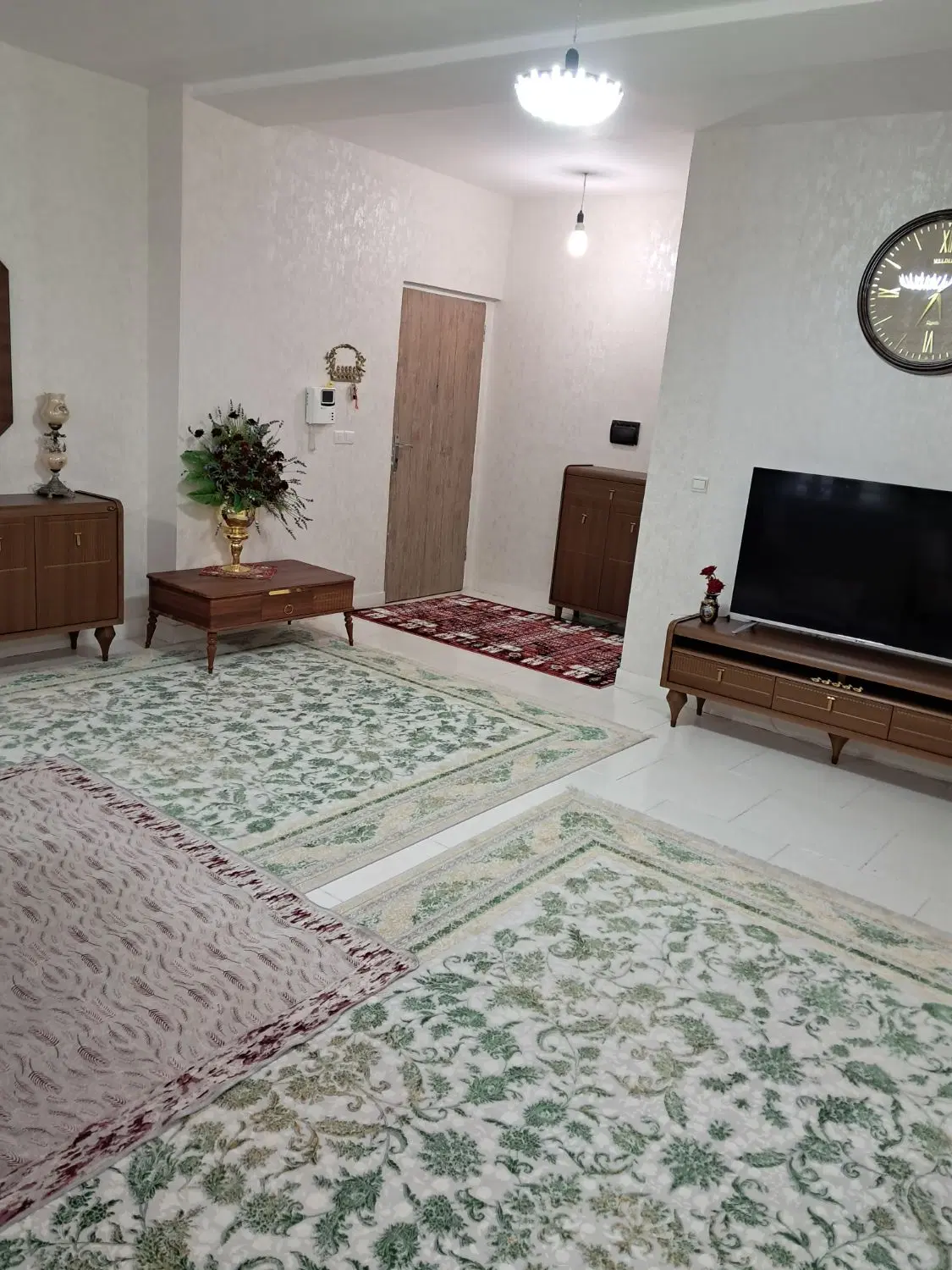 اجاره واحد ۱۰۳ متری در مجتمع فرهنگیان .هلوی