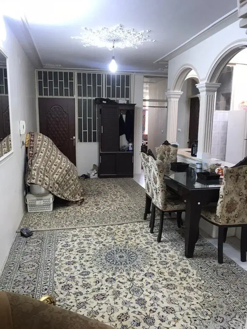 فروش ملک ۳۰۰ متری در ۳ طبقه بنا