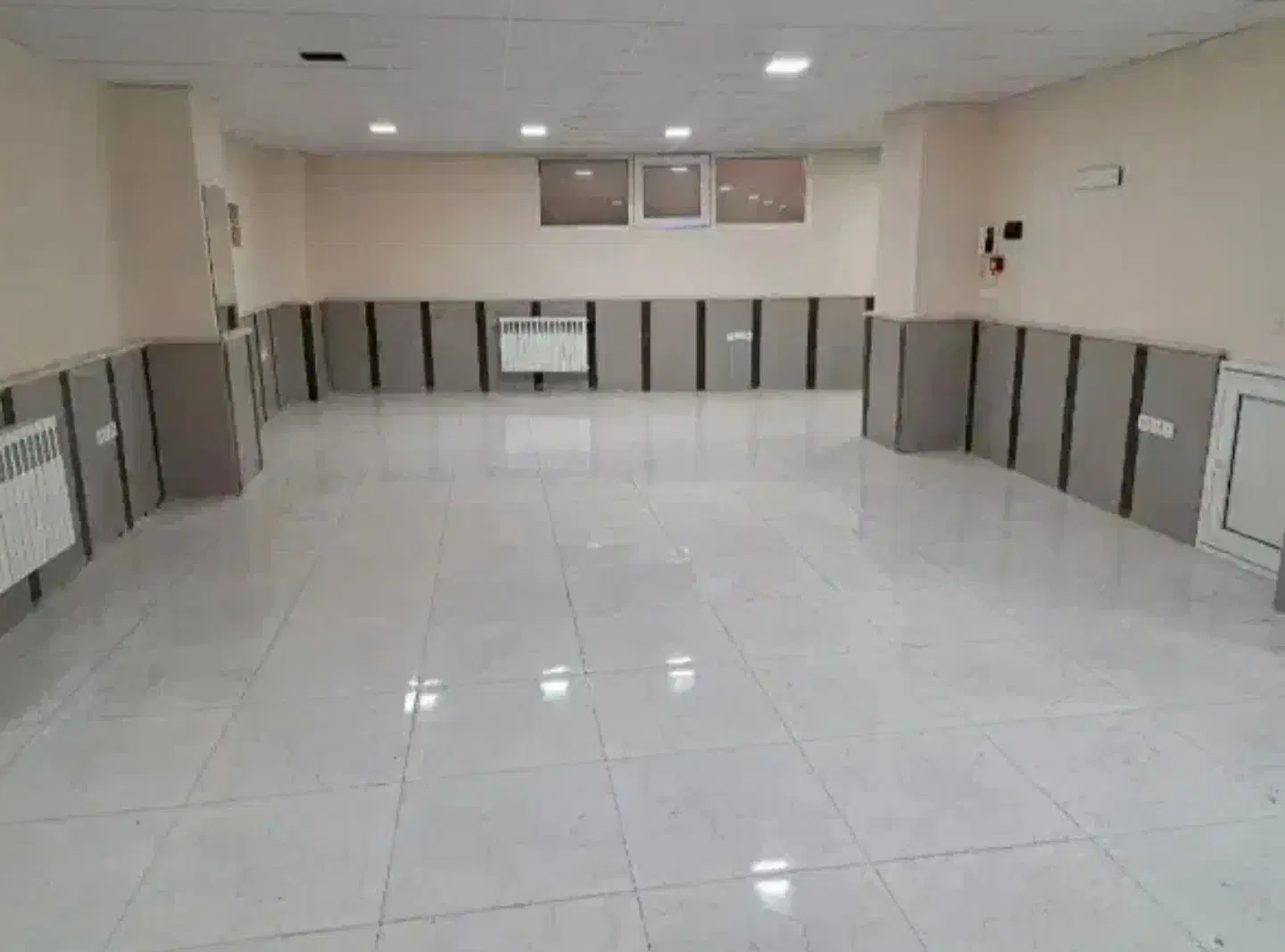 ۱۳۰ متر رهن و اجاره کامل دفتری_سالن صائب_قطران