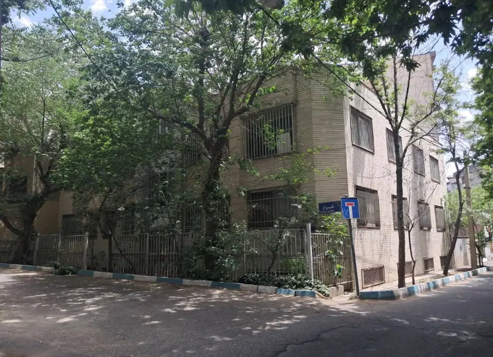 ۱۶۰ متر_ دو نبش_ جنوبی_دو گذر ۱۲ و ۱۶_ قابل تجمیع
