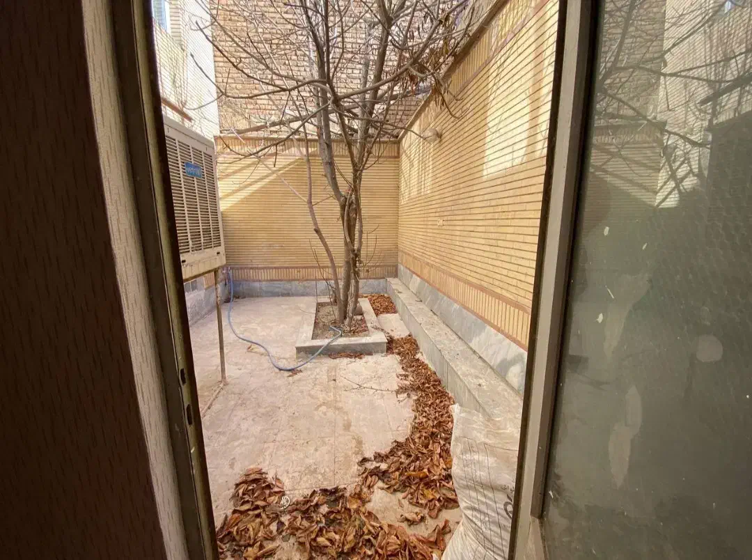 ۱۰۰ متری دکتر حسابی