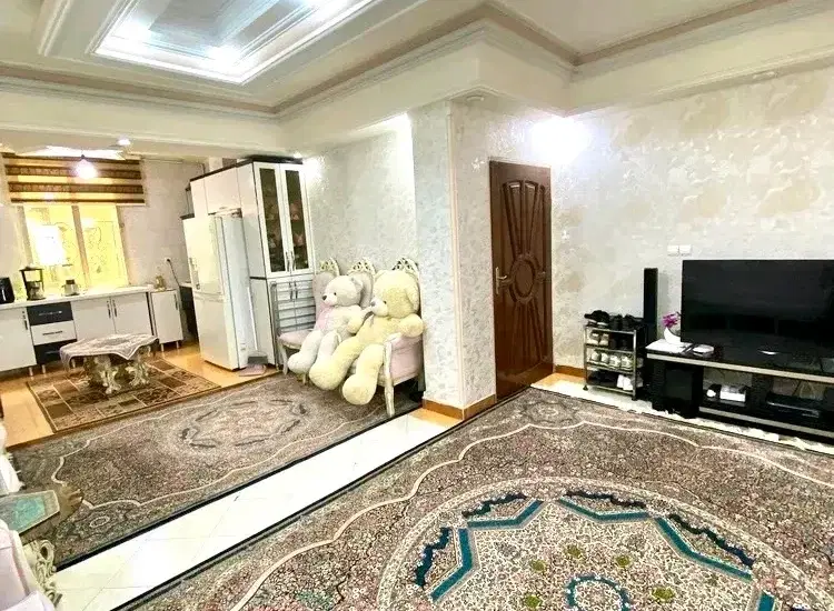 ۶۰ متر رو به آفتاب بازسازی شده تمیز و مرتب ۸ واحدی