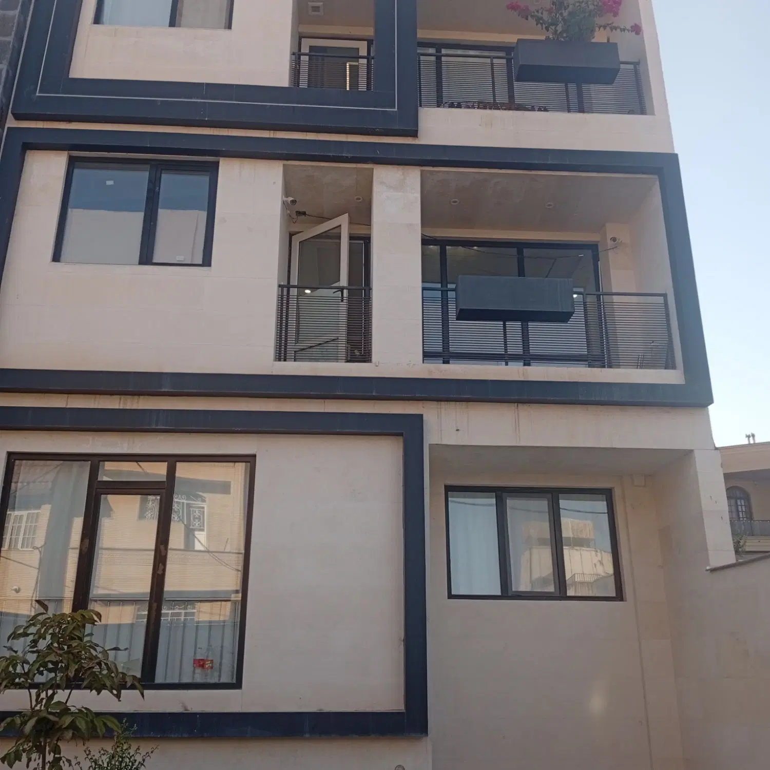 آفرینش ۱۷۲متر سه خواب