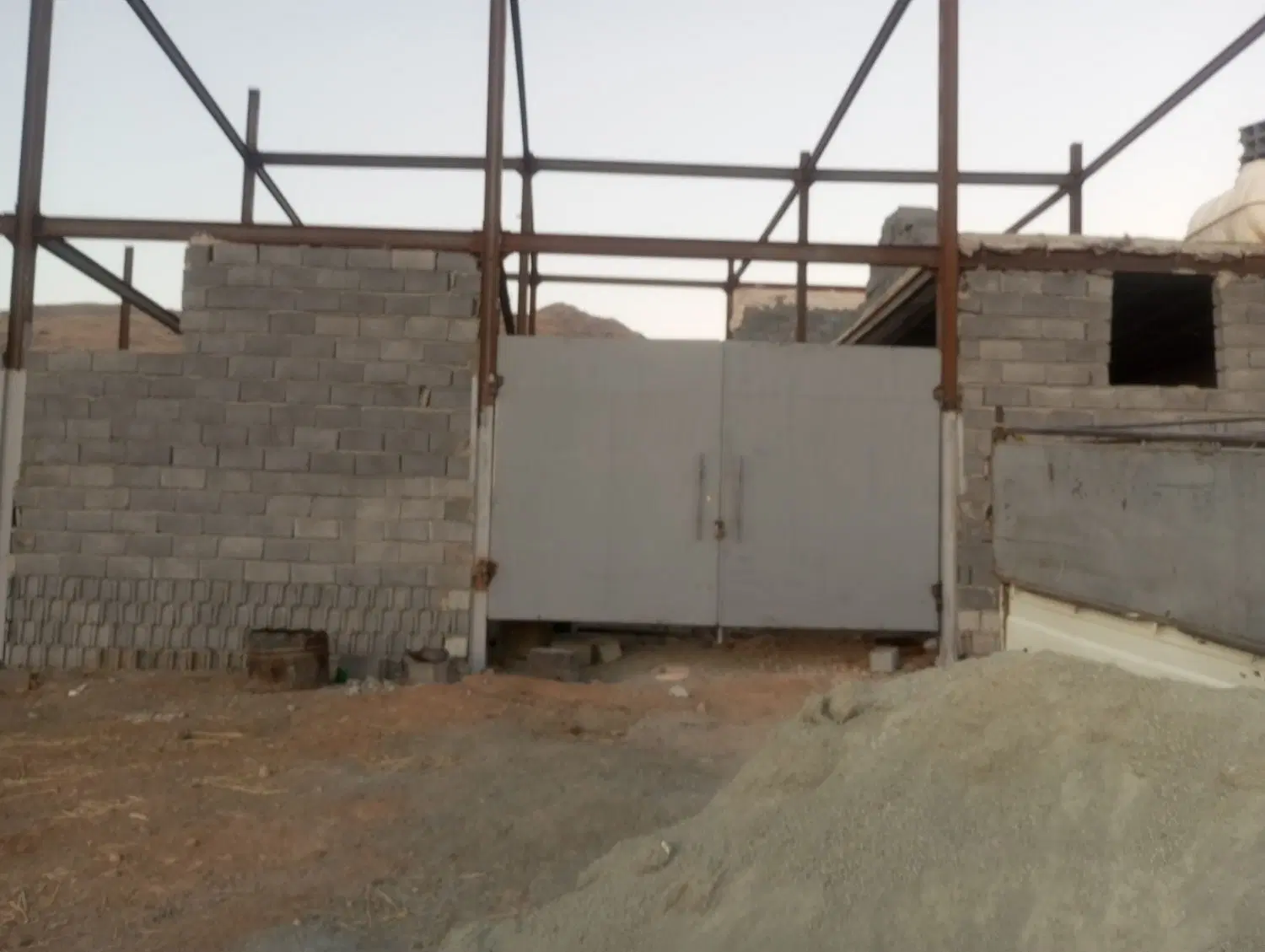 فروش یک عدد گاوداری
