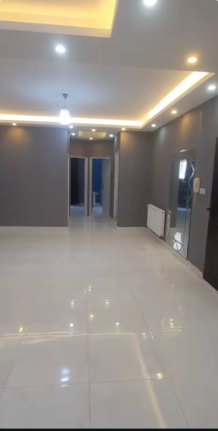 ۱۰۰ متری لاکانی