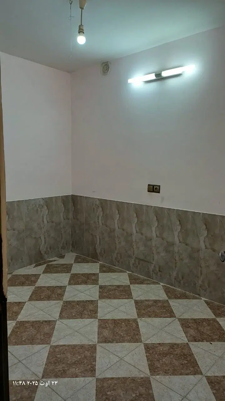 فروش منزل تمیز طبقه همکف از دو طبقه لاله زینبیه