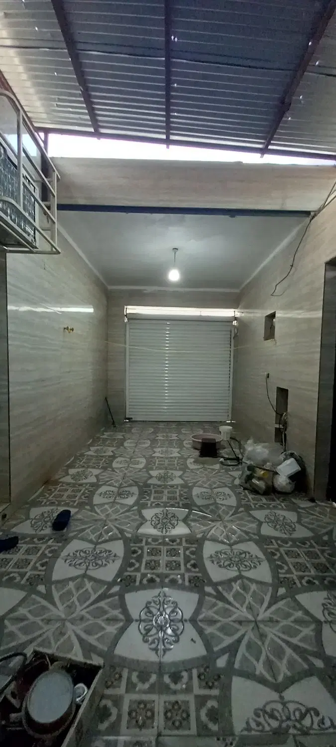 خونه ۱۱۰متری سمت راست ساختمان سند تک