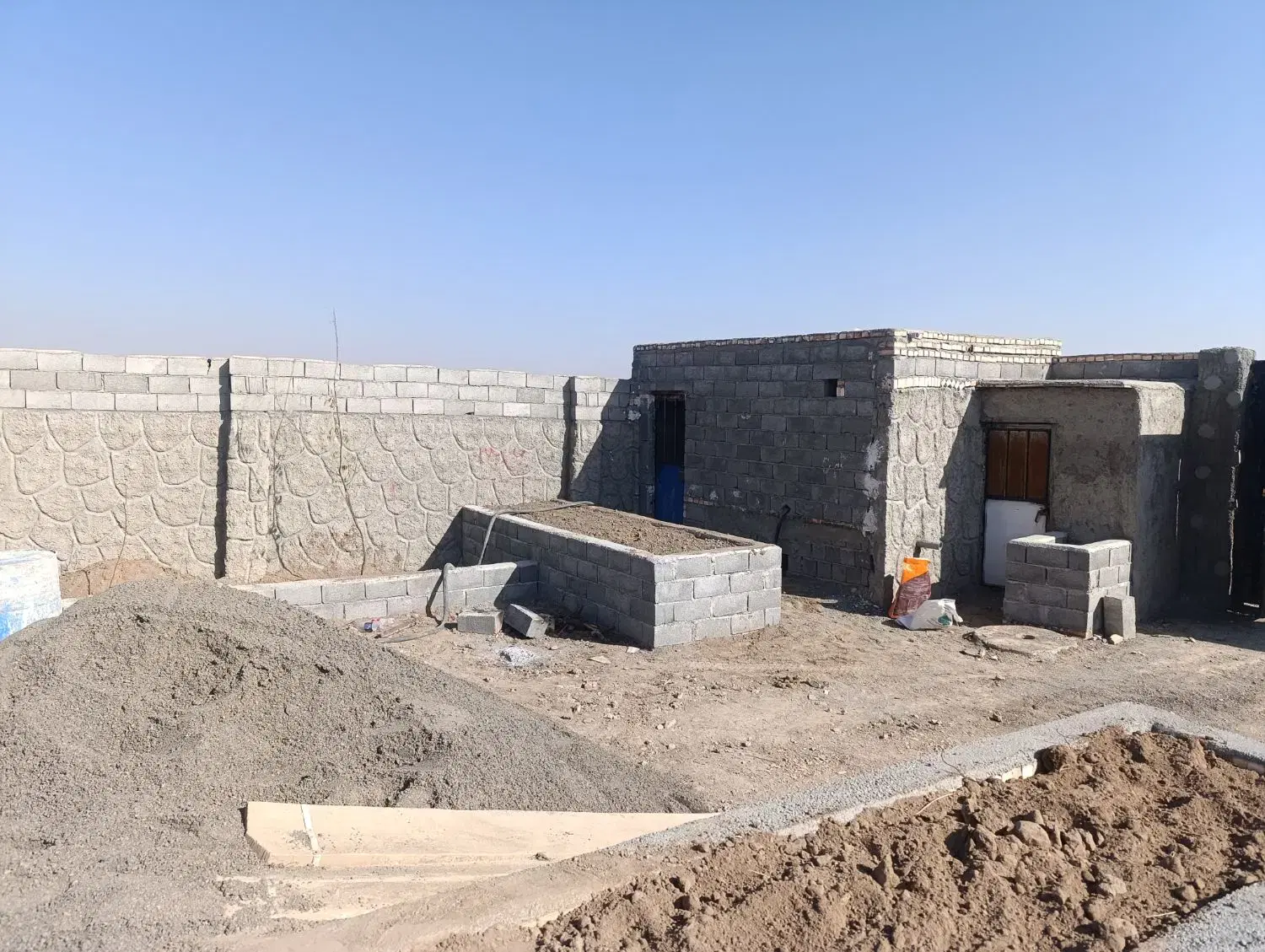 ویلای نیمه ساخت در گل آباد با برق
