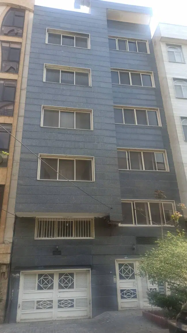 کلنگی ۶۰۰ متر زمین ۱۴ بر شاخه اصلی