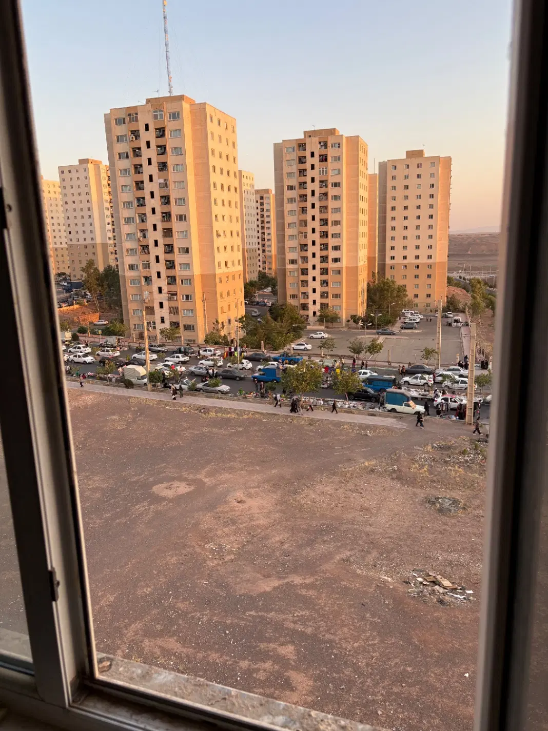 یک واحد آپارتمان ۲ خوابه در فاز ۵ کوزو