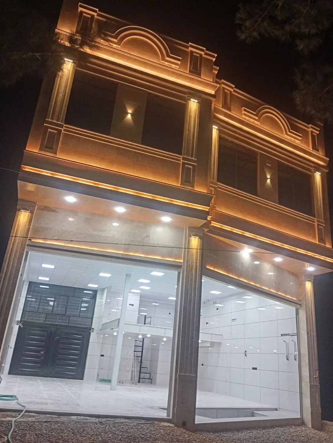 فروشی تجاری مسکونی شیک دوکله بلوار سردارسلیمانی