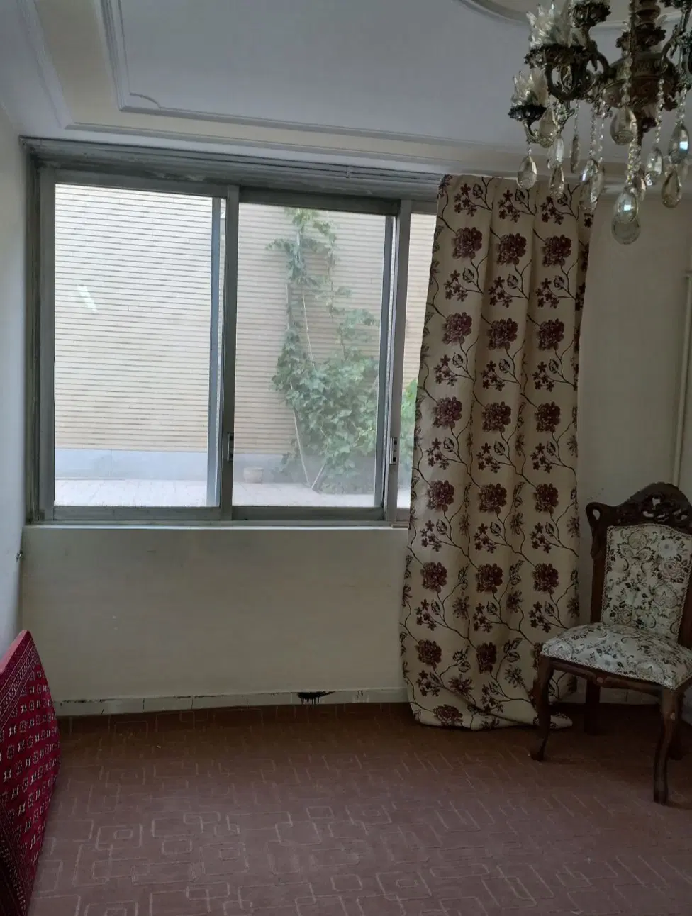 اجاره زیر همکف چهارباغ پایین