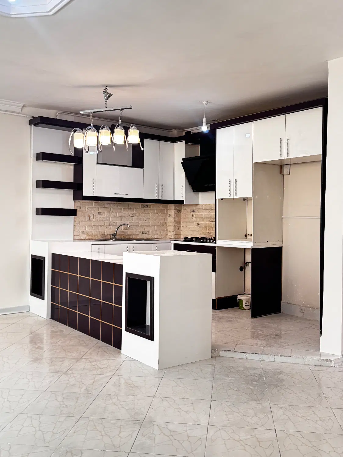 ۷۷متر_تاپ لوکیشن چارراه ورزش_بازسازی