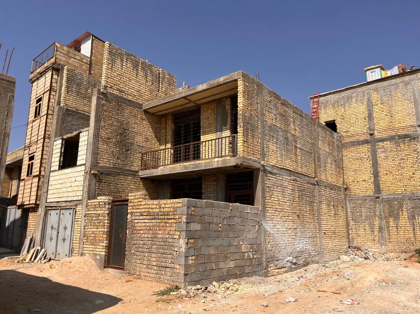 خانه دو طبقه در قصرقمشه