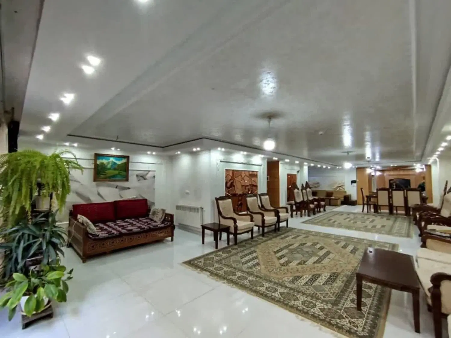 آپارتمان 220 متر باحیاط اختصاصی