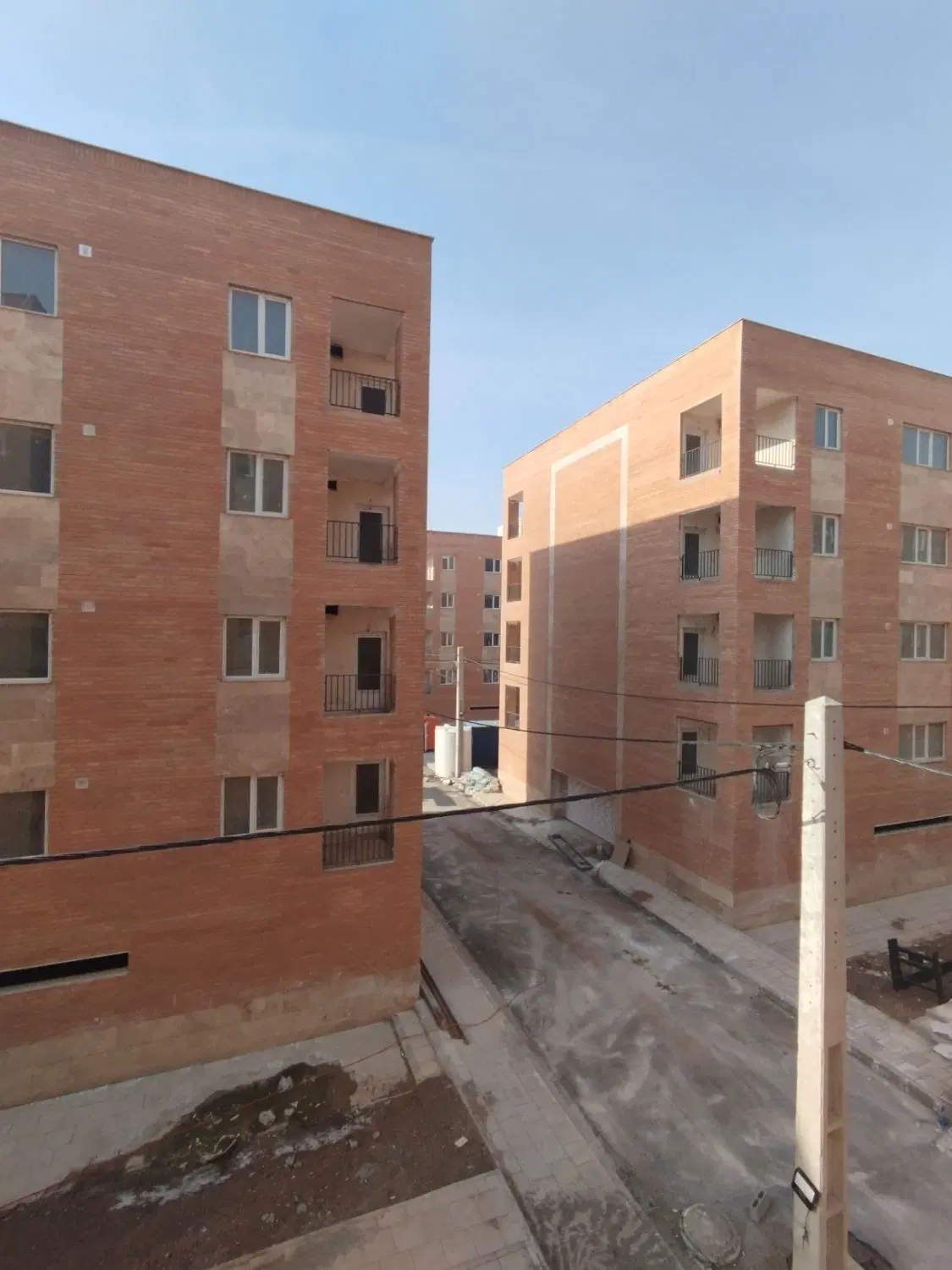 ایلیاسازه _۶شمال_تحویلی_۹۰ متری پرند